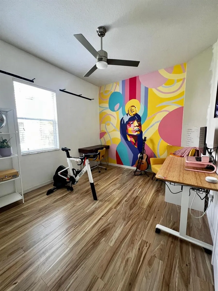 OFFICE/ BRAND NEW FLOOR