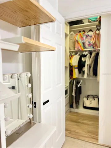 MASTER BATH CLOSET