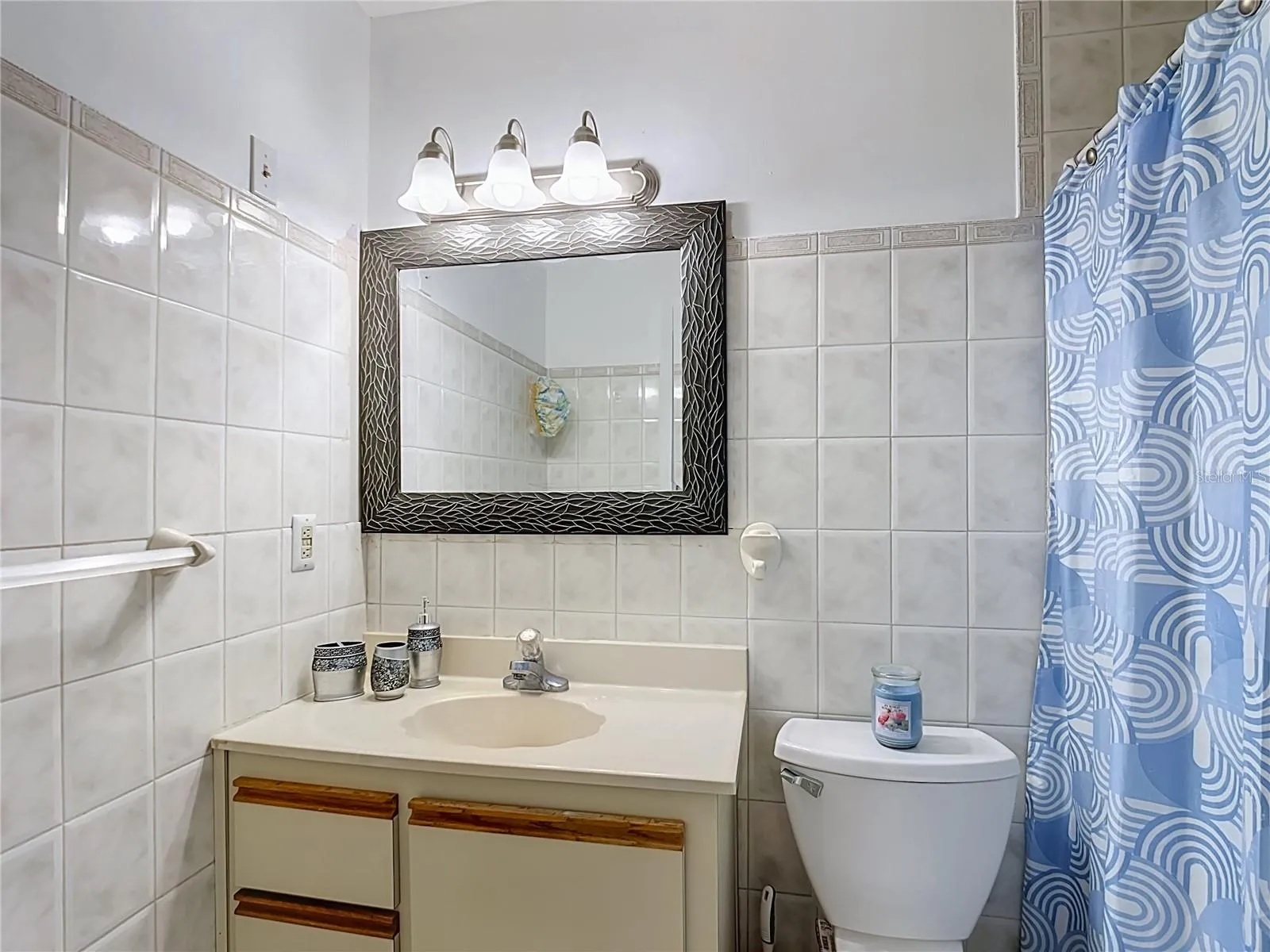 Bathroom vanity and mirror