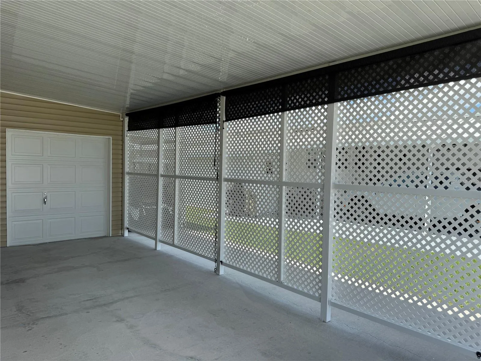 Carport with latice protection