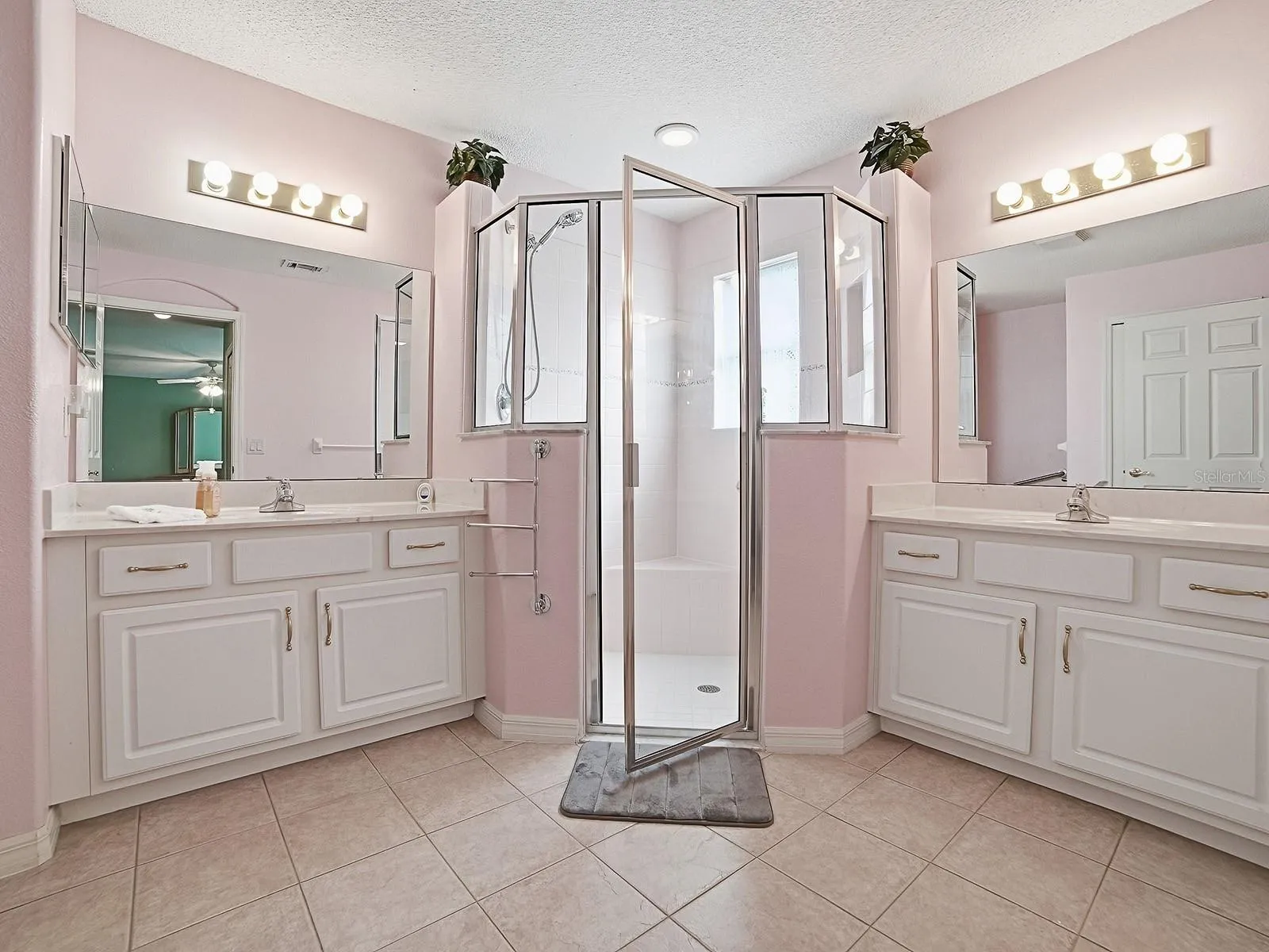 PRIMARY BATHROOM WITH DUAL SINKS