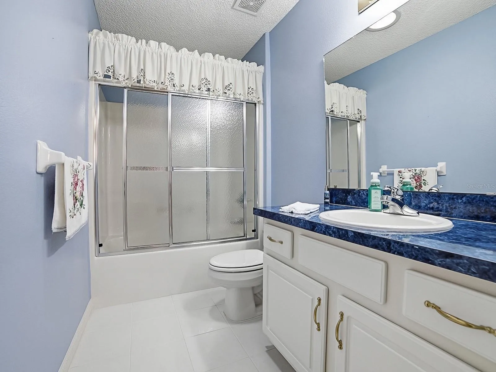 GUEST BATH