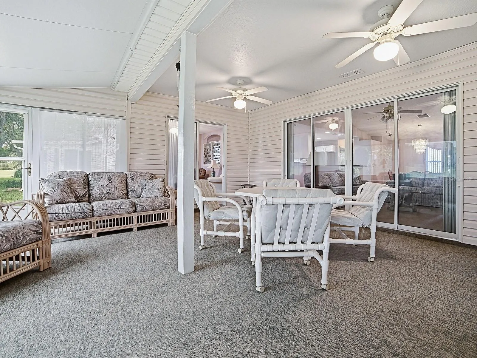 LOTS OF SPACE IN YOUR LANAI