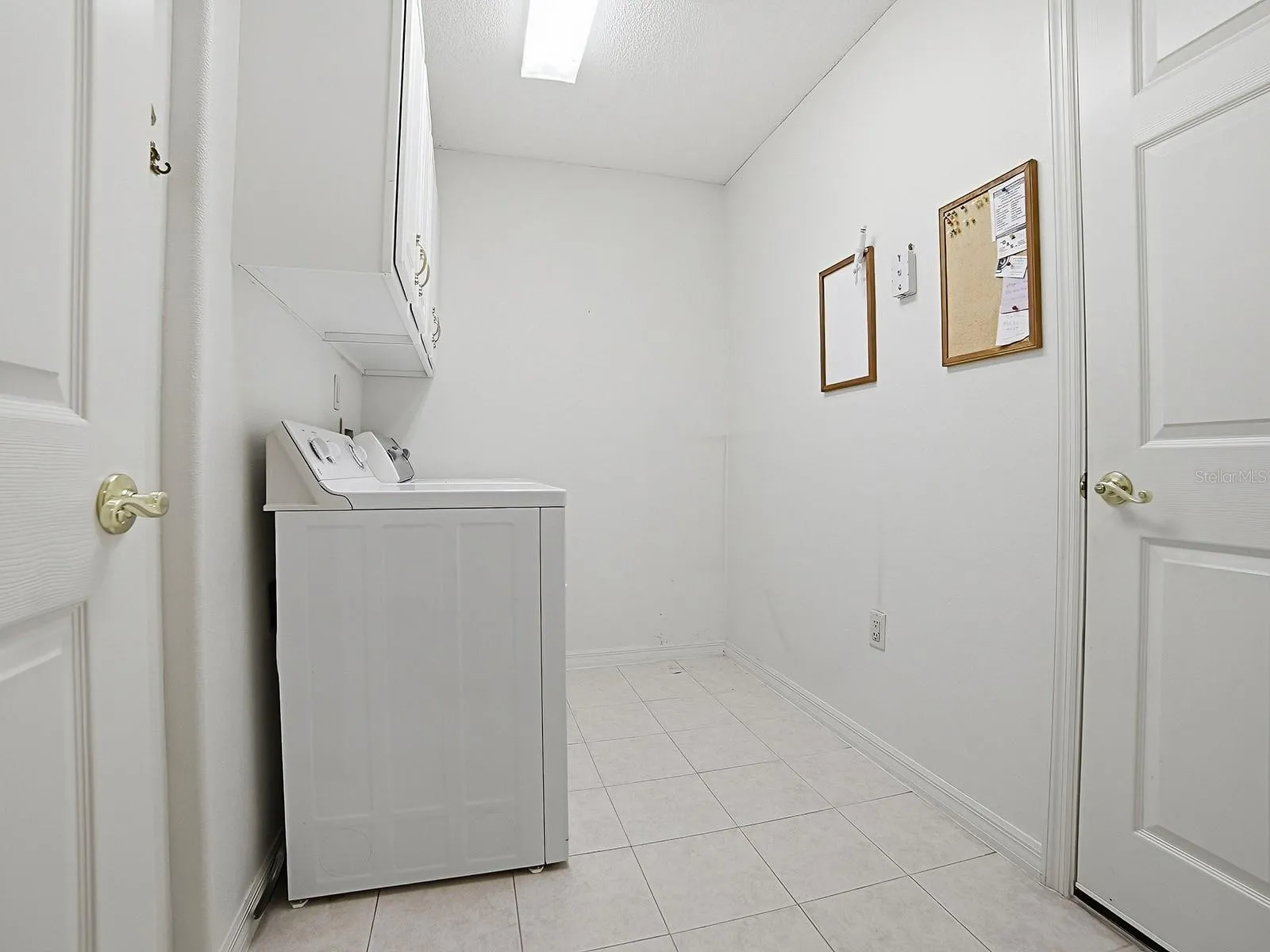 INSIDE LAUNDRY