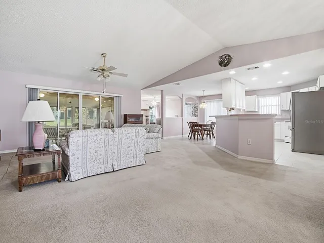 LARGE AND OPEN LIVING AREA
