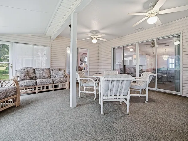 LOTS OF SPACE IN YOUR LANAI