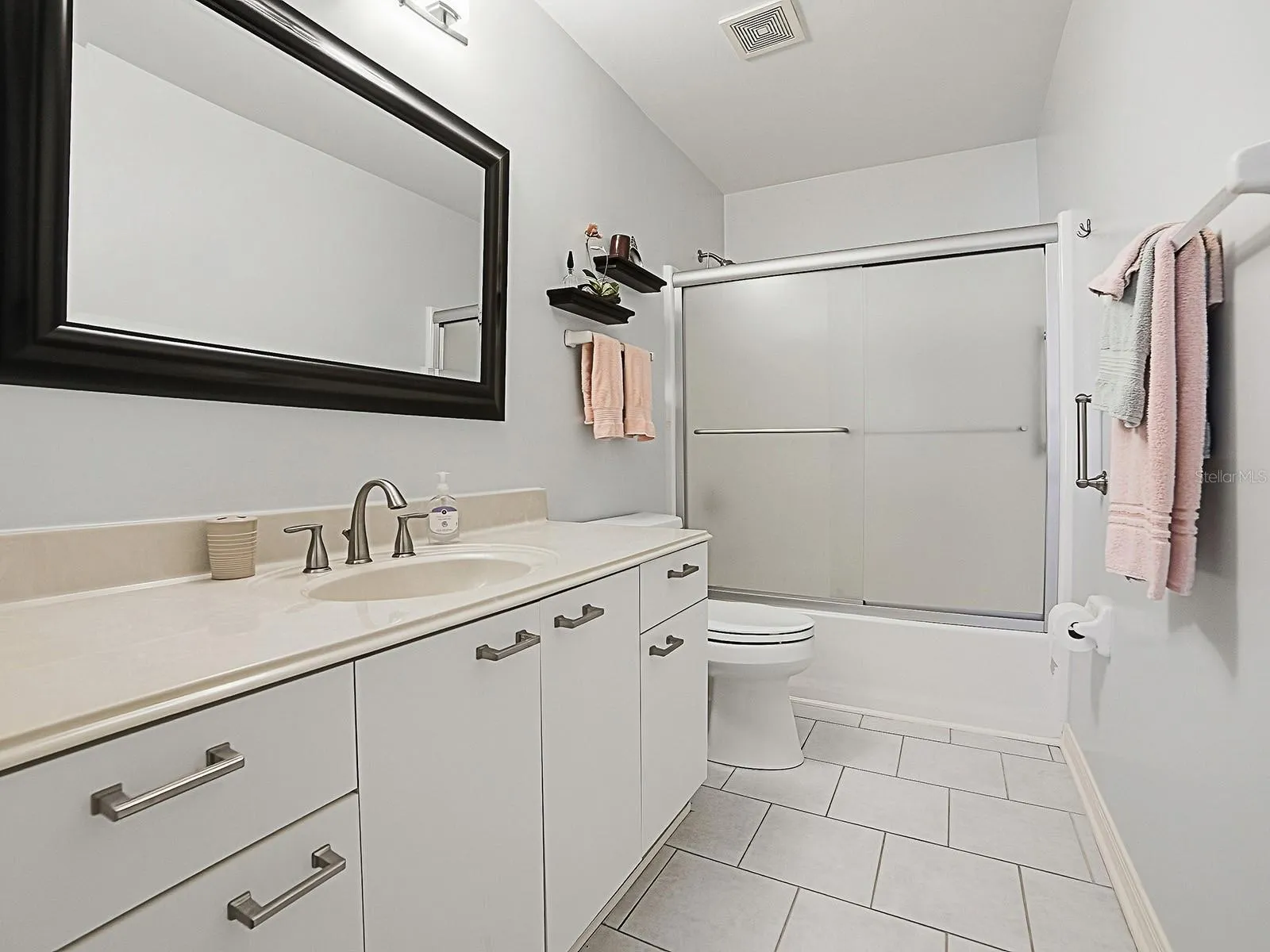 GUEST BATH