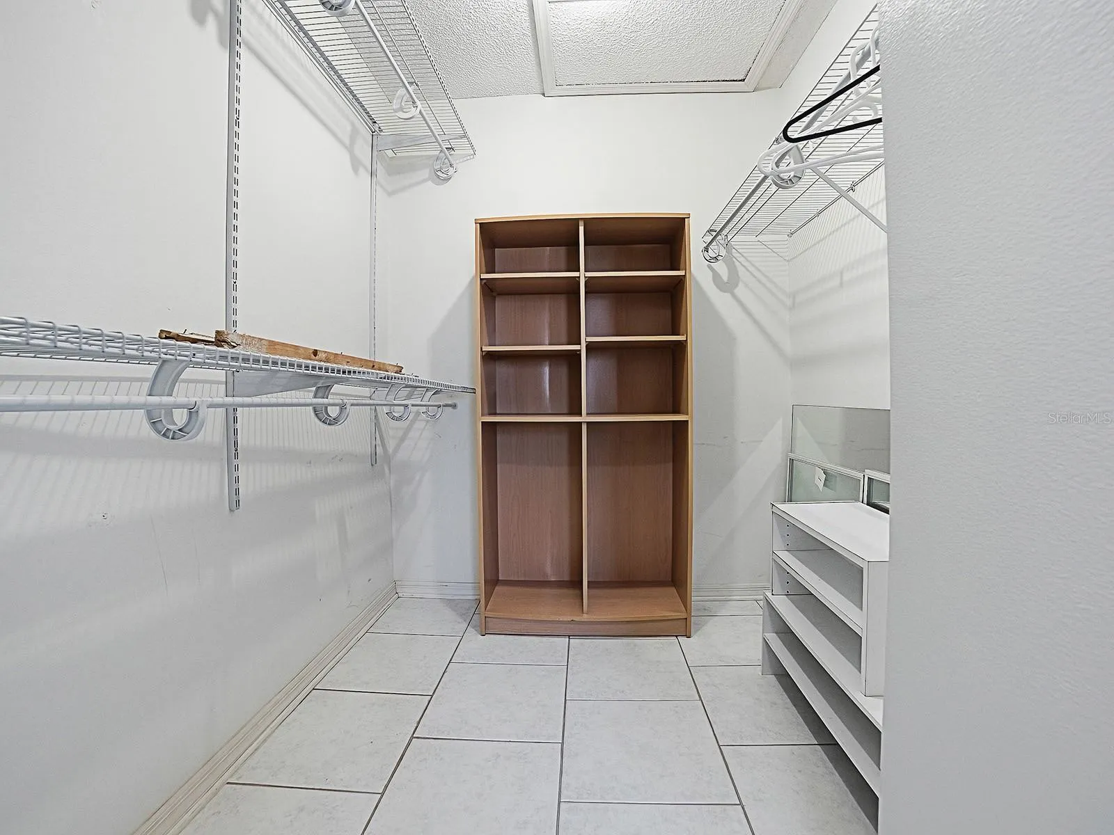 LARGE WALK IN CLOSET