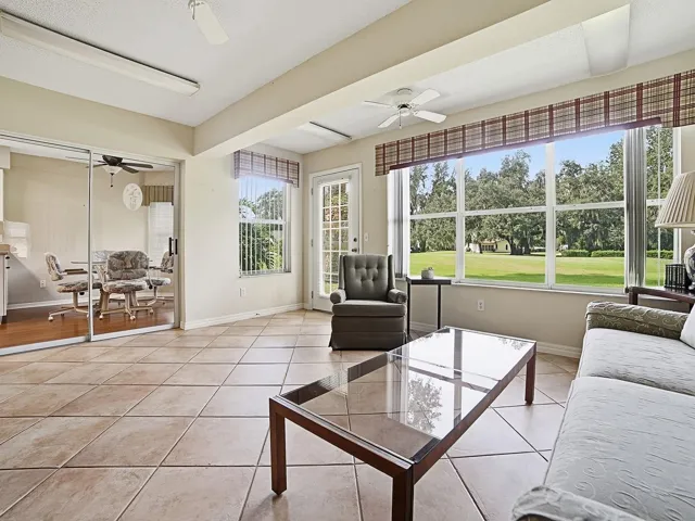 LARGE WINDOWS TO OFFER THE BEST VIEWS