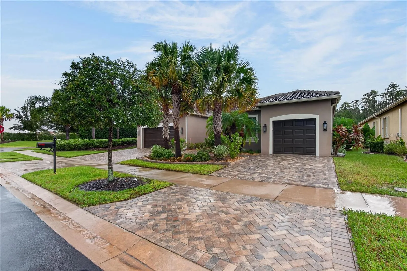 Upgraded Driveway Pavers &amp; 3rd Car Garage
