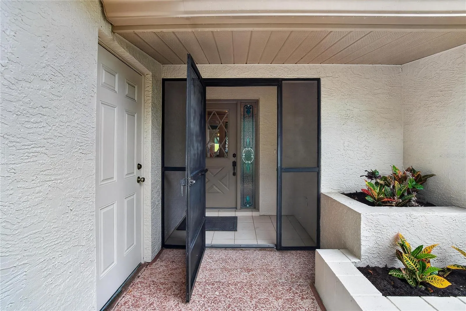 Screened Front Entry