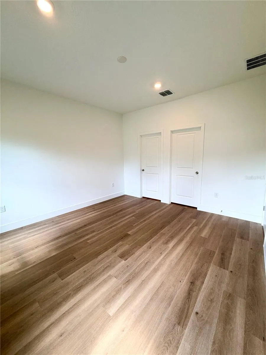 Master bedroom3