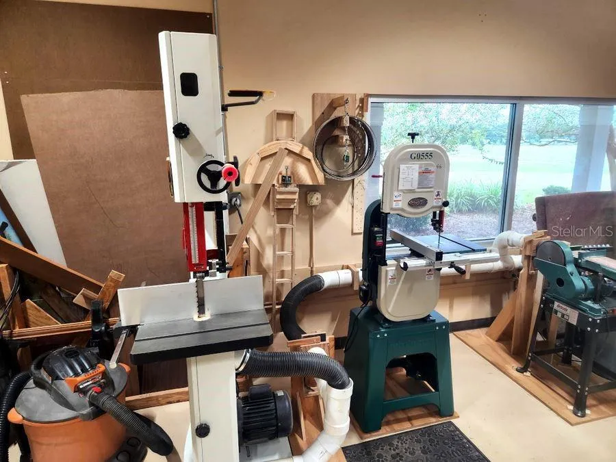 More Wood shop