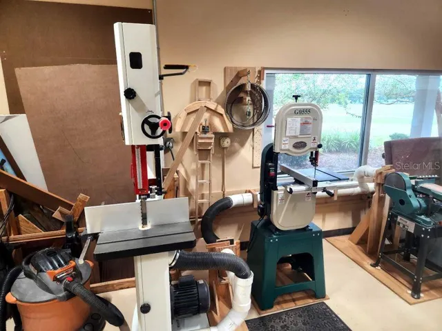 More Wood shop