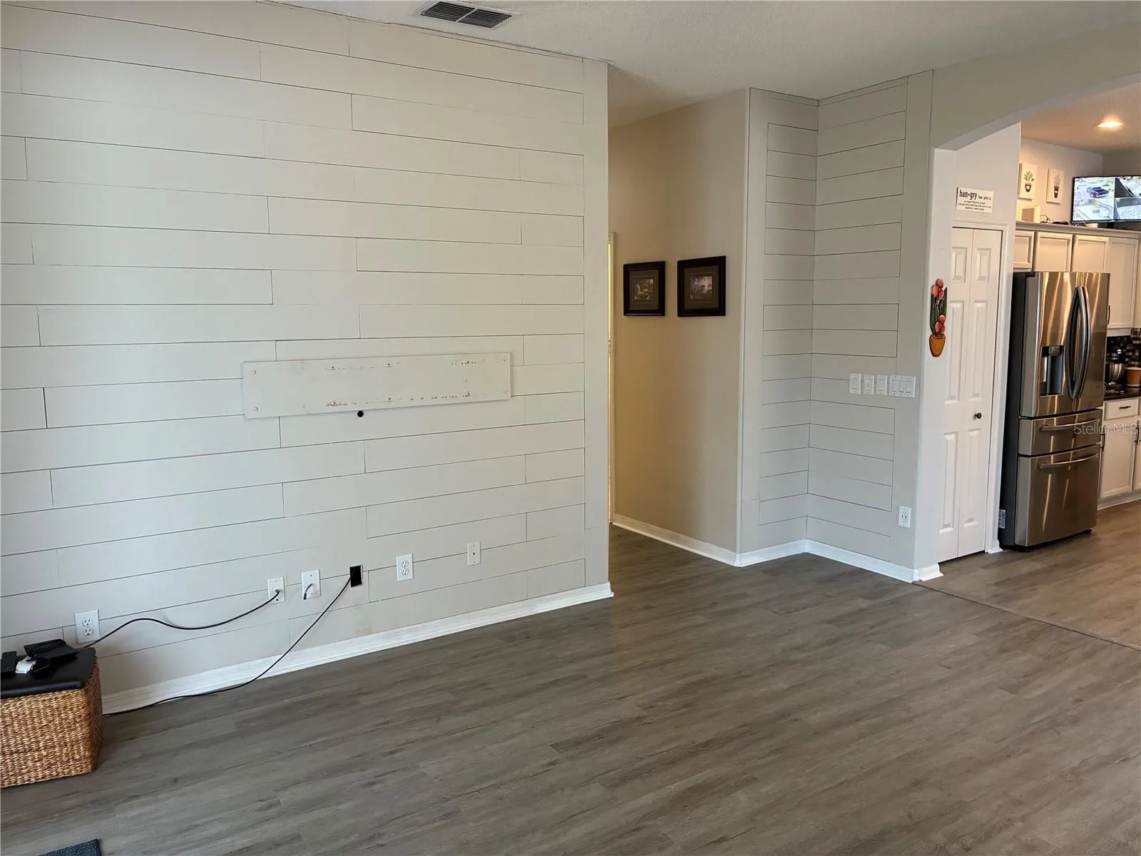 Livingroom w/ hall to bedrooms