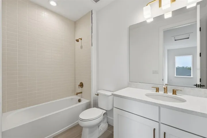 Full bathroom on second floor