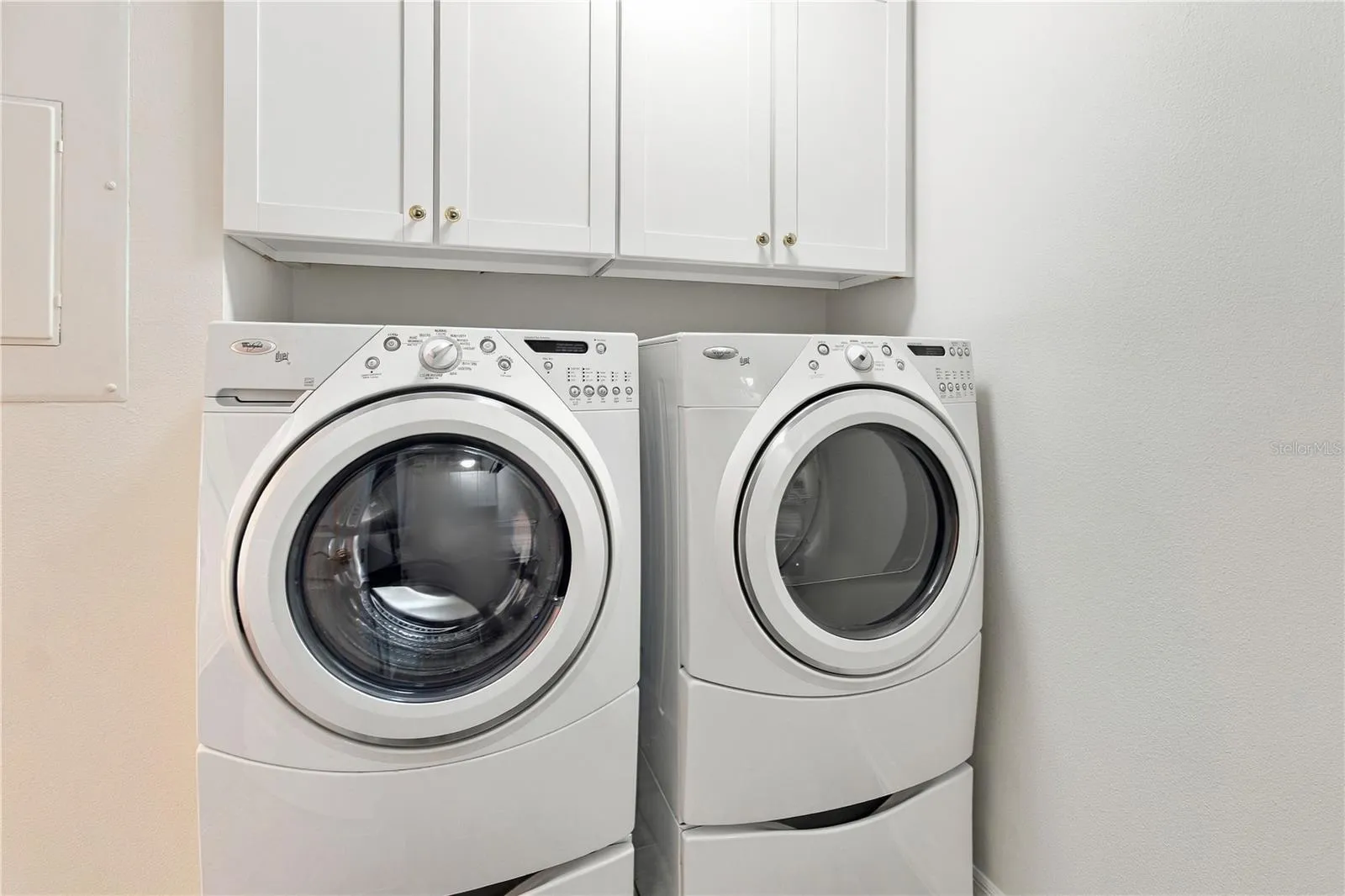 Laundry room with plenty of storage