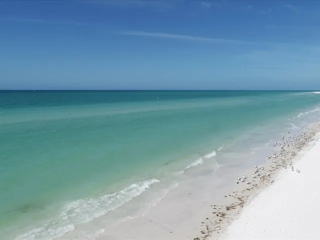 7 miles to beaches of Anna Maria Island