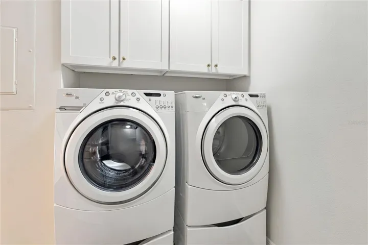Laundry room with plenty of storage