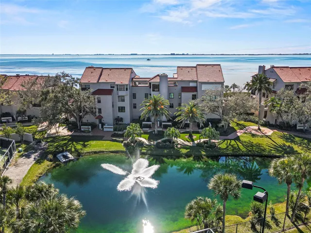 Conquistador Bay Club