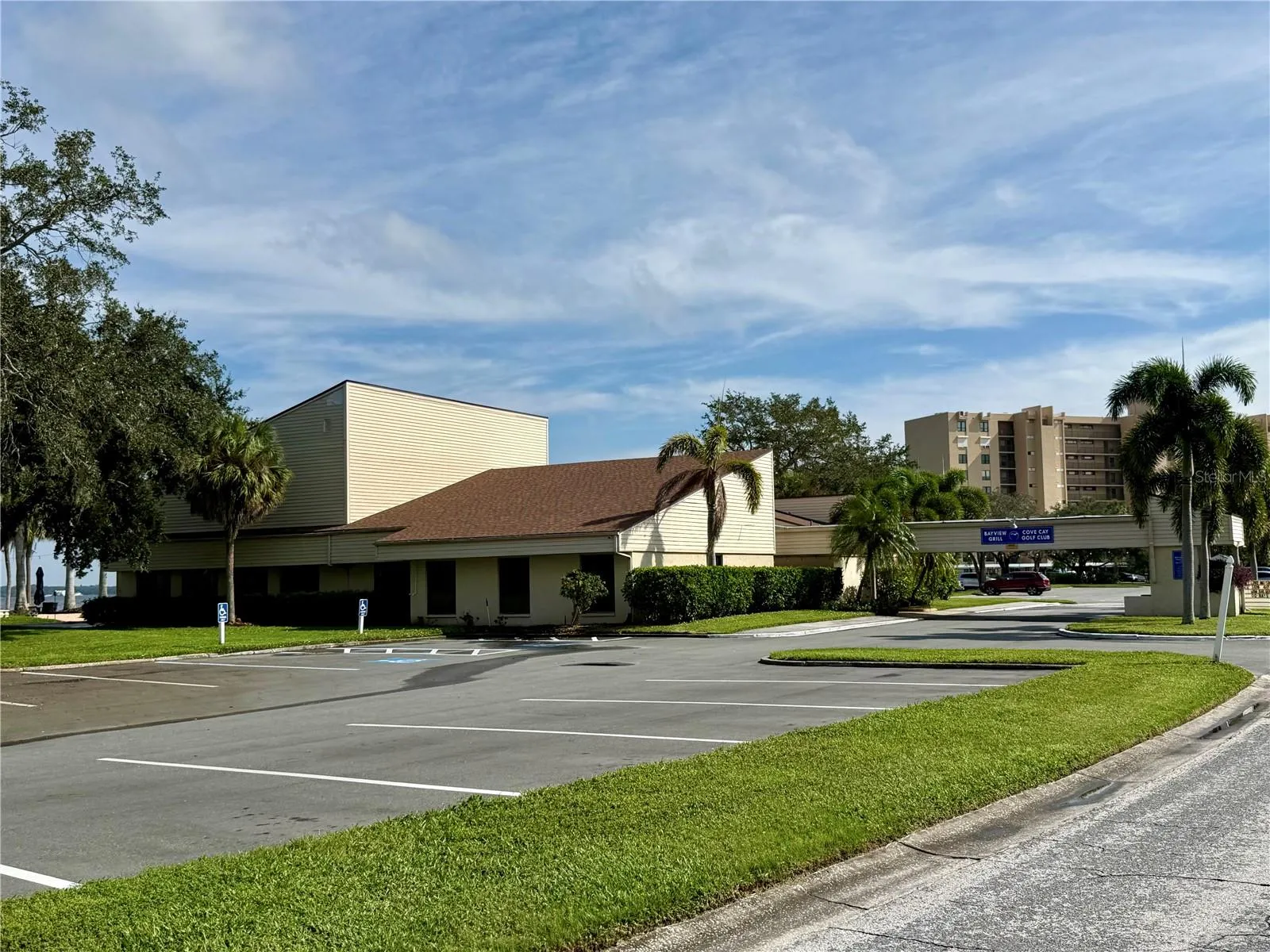 Clubhouse and restaurant