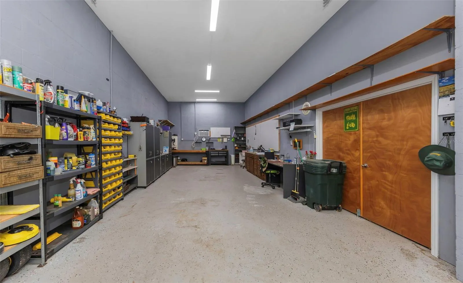 Inside Rv Bay/workshop with AC