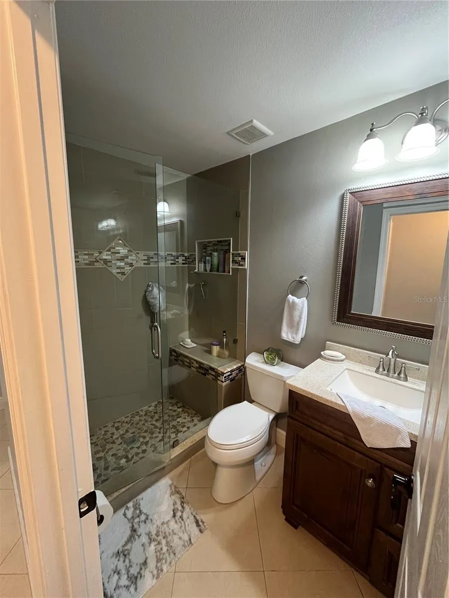 BATHROOM 2