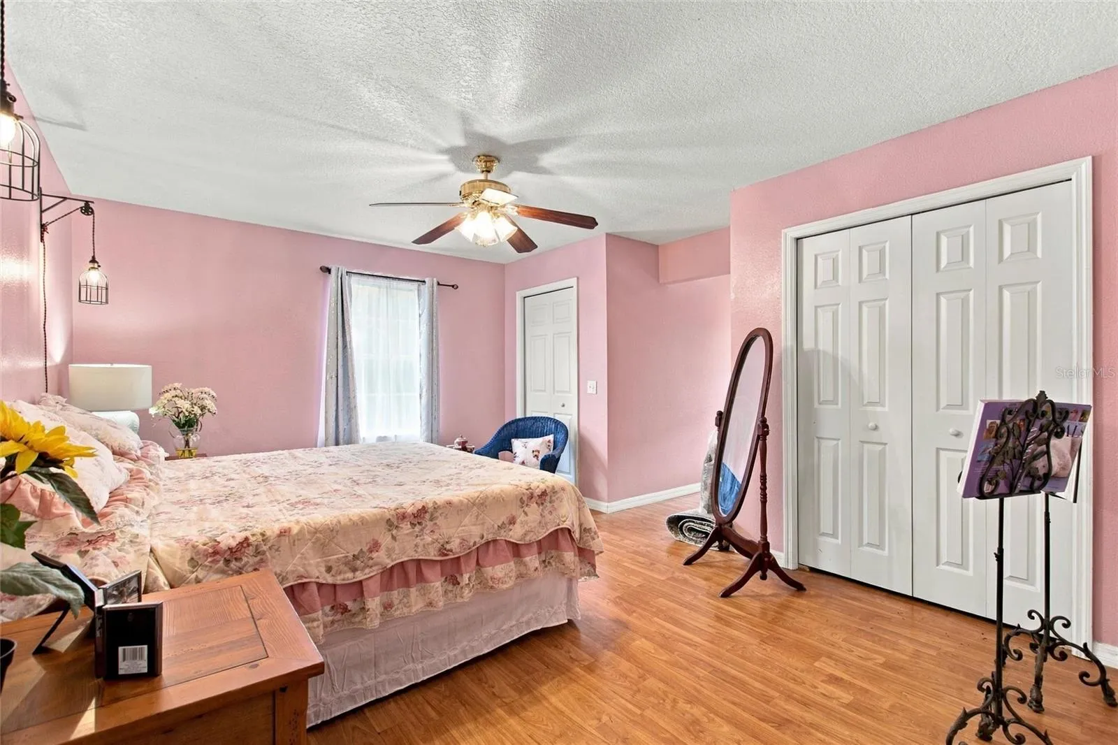 Reverse view of bedroom.