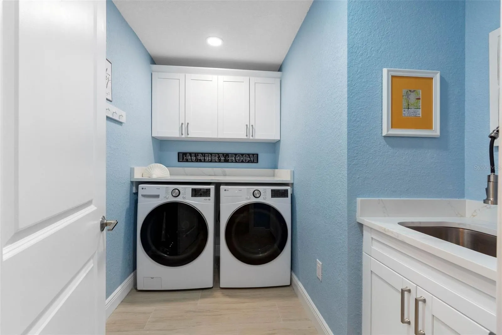 Spacious laundry room.