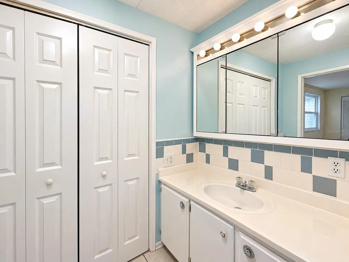 Second Primary Full Bathroom