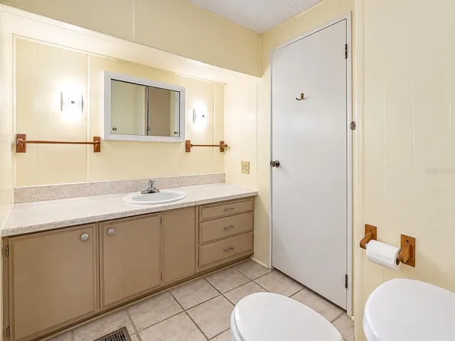 Primary Full Bathroom