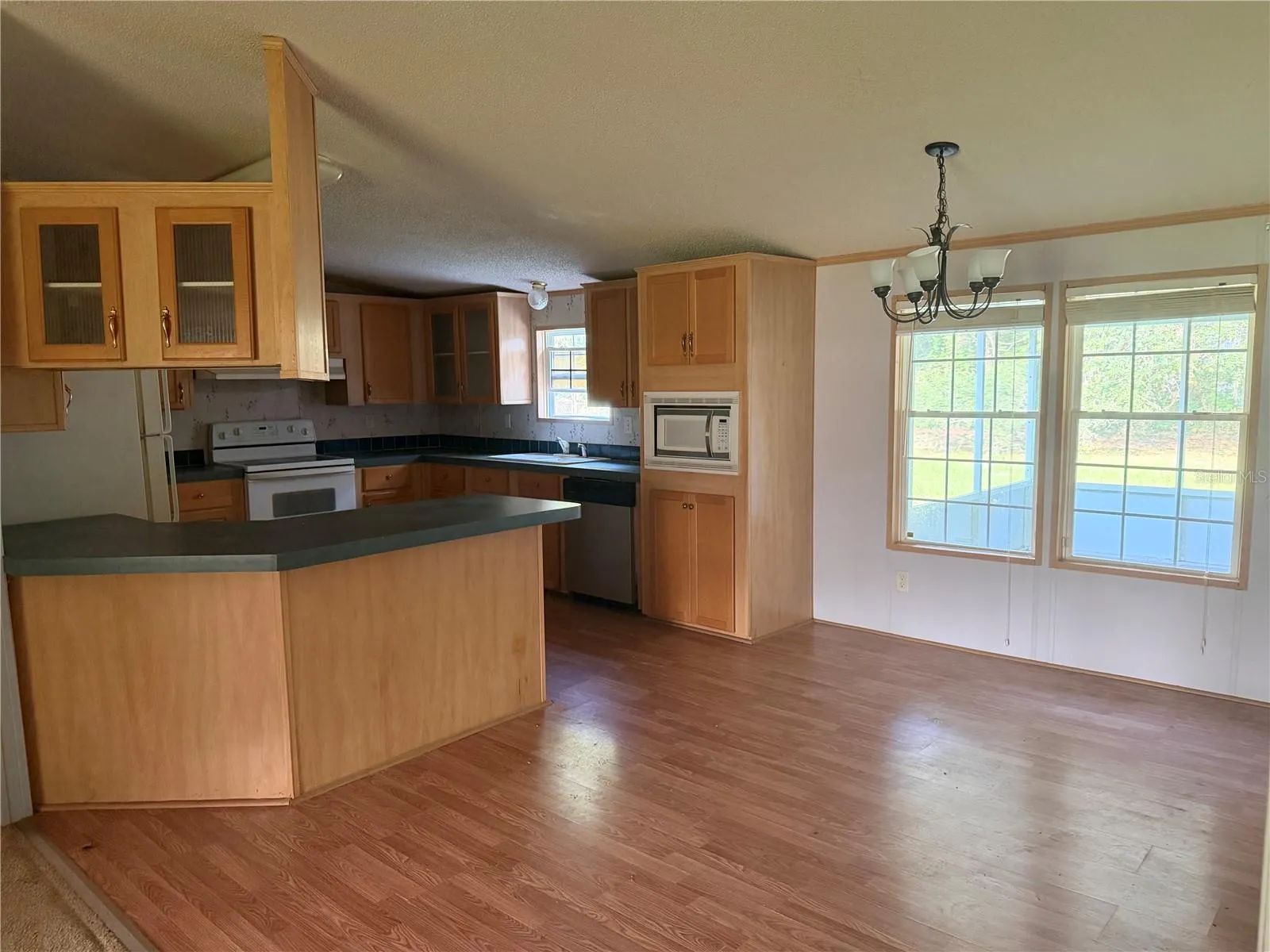 Kitchen Image 1