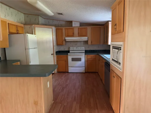 Kitchen Image 2