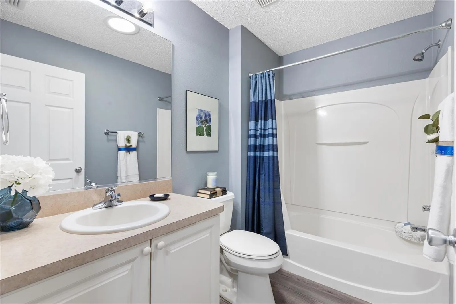 2ND BATHROOM