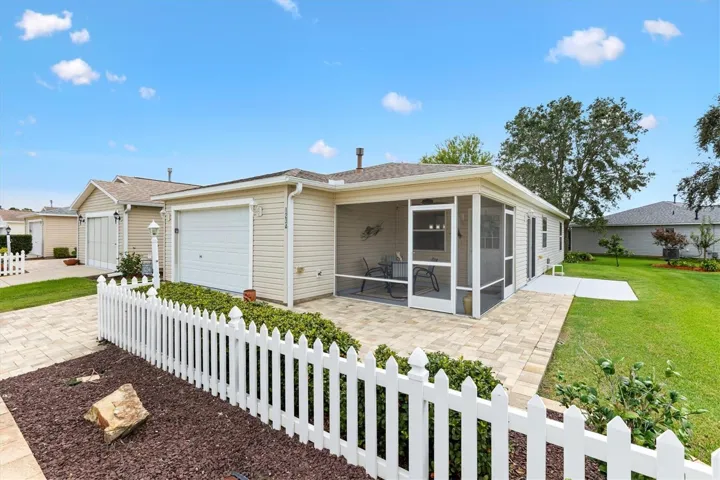 PAVOR DRIVEWAY WITH LARGE LOT