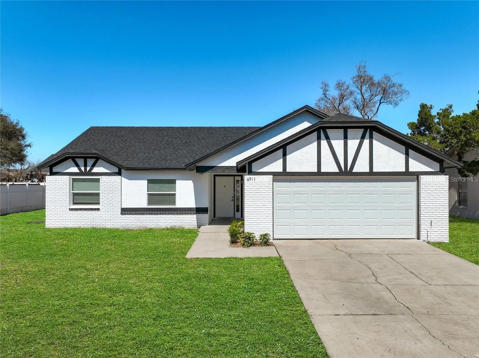 Front view of property.
