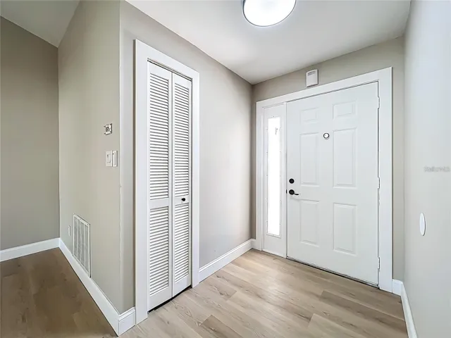 View of entrance and closet.