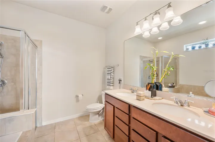 Primary Bath / Garden Tub / Dual Sinks