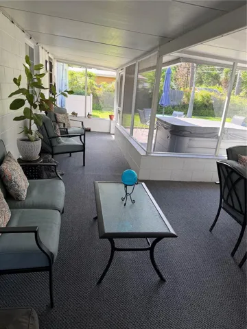 Screen porch