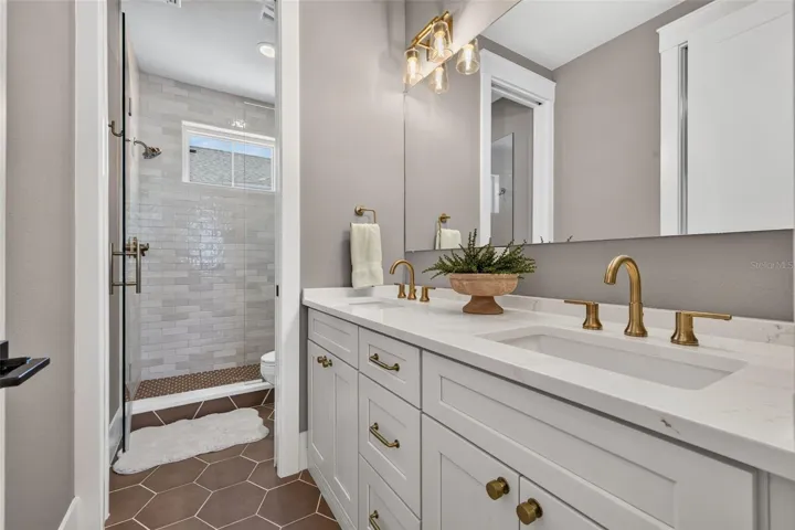 Upstairs Hall Bathroom