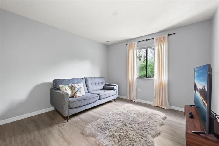 Upstairs guest room 2
