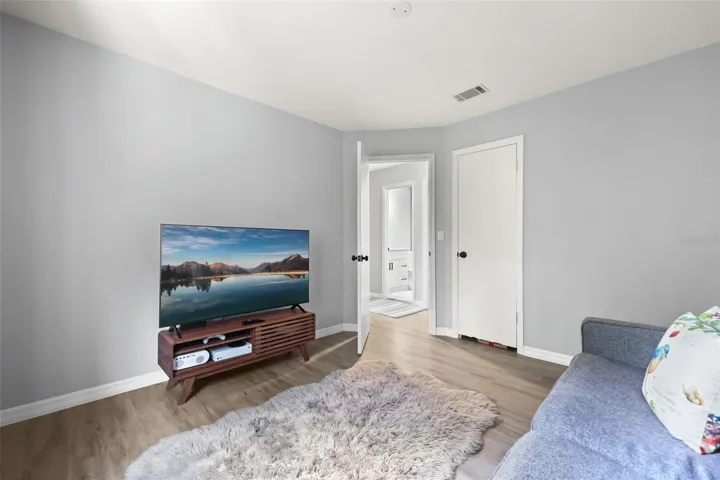 Upstairs guest room 2