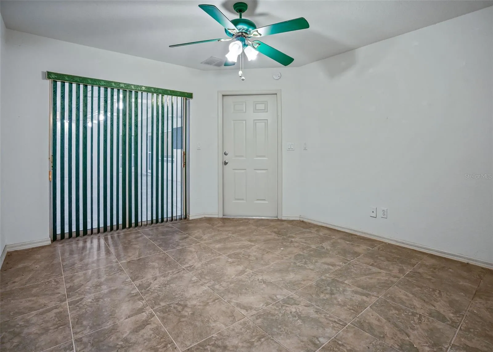 Casita w/Sliders to Courtyard &amp; Door to Covered entranced