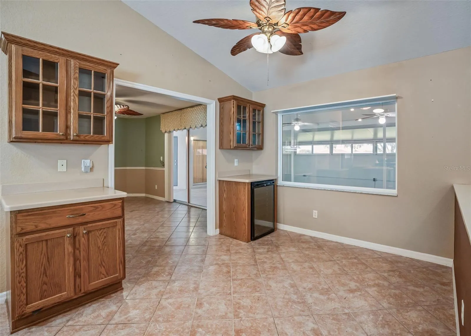 Eat in area of Kitchenw/Built Ins