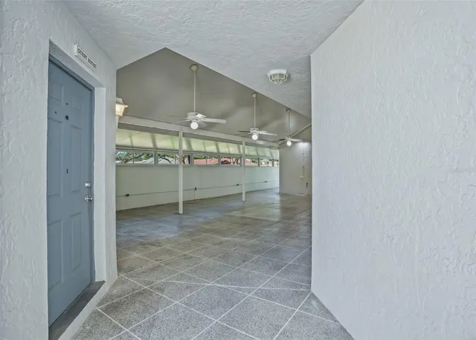 Covered Entrance &amp; Private access to Casita