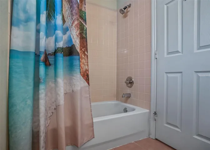 Guest Bathroom w/Tiled Tub &amp; Shower Combination