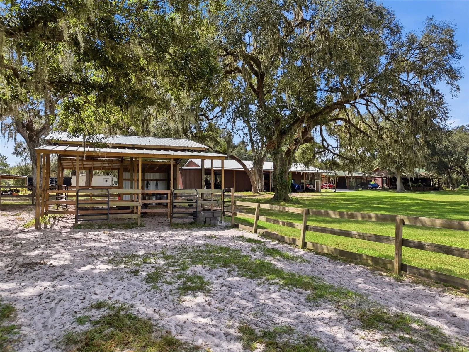 Animal barn