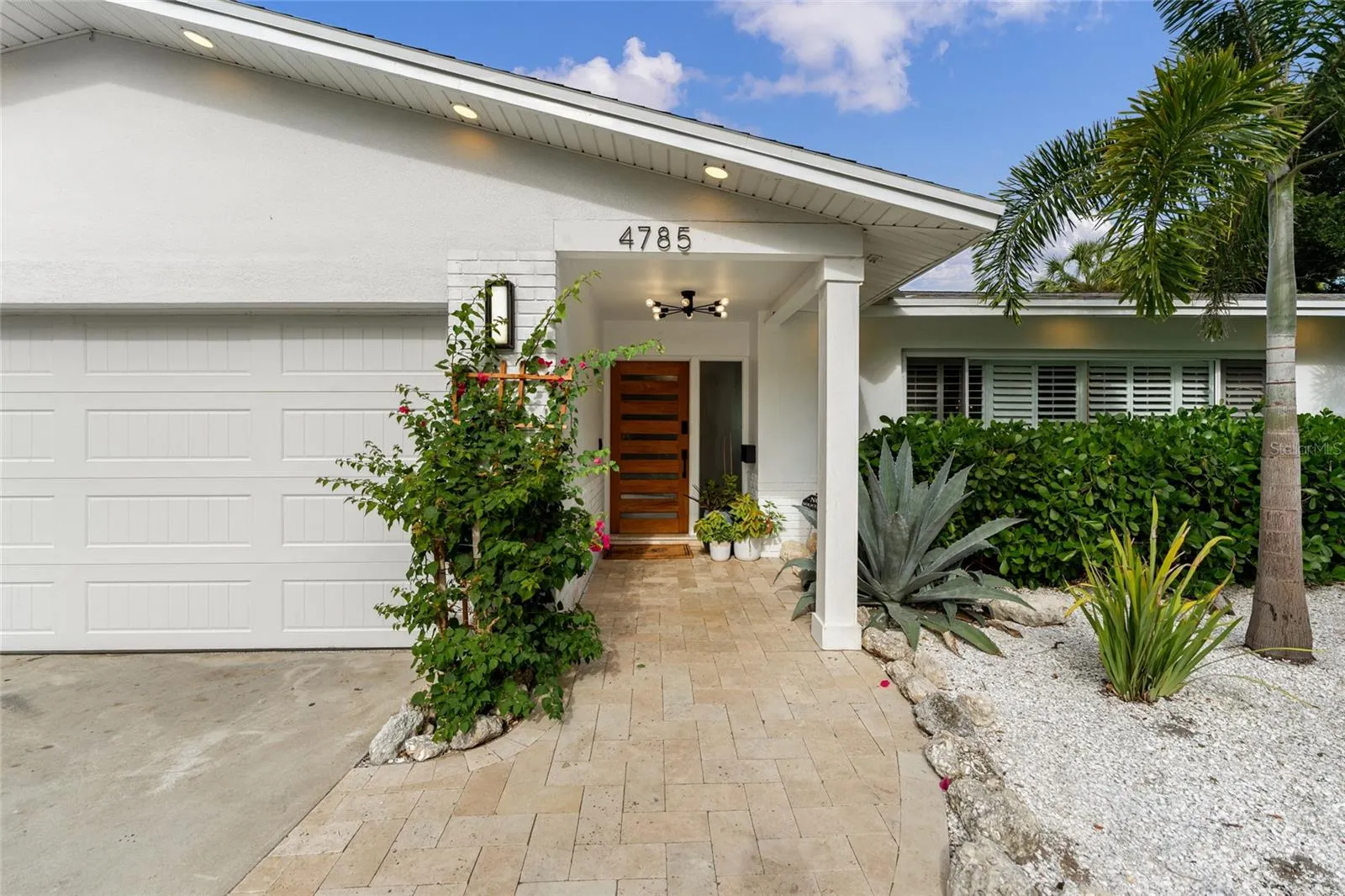Gorgeous Front Entry