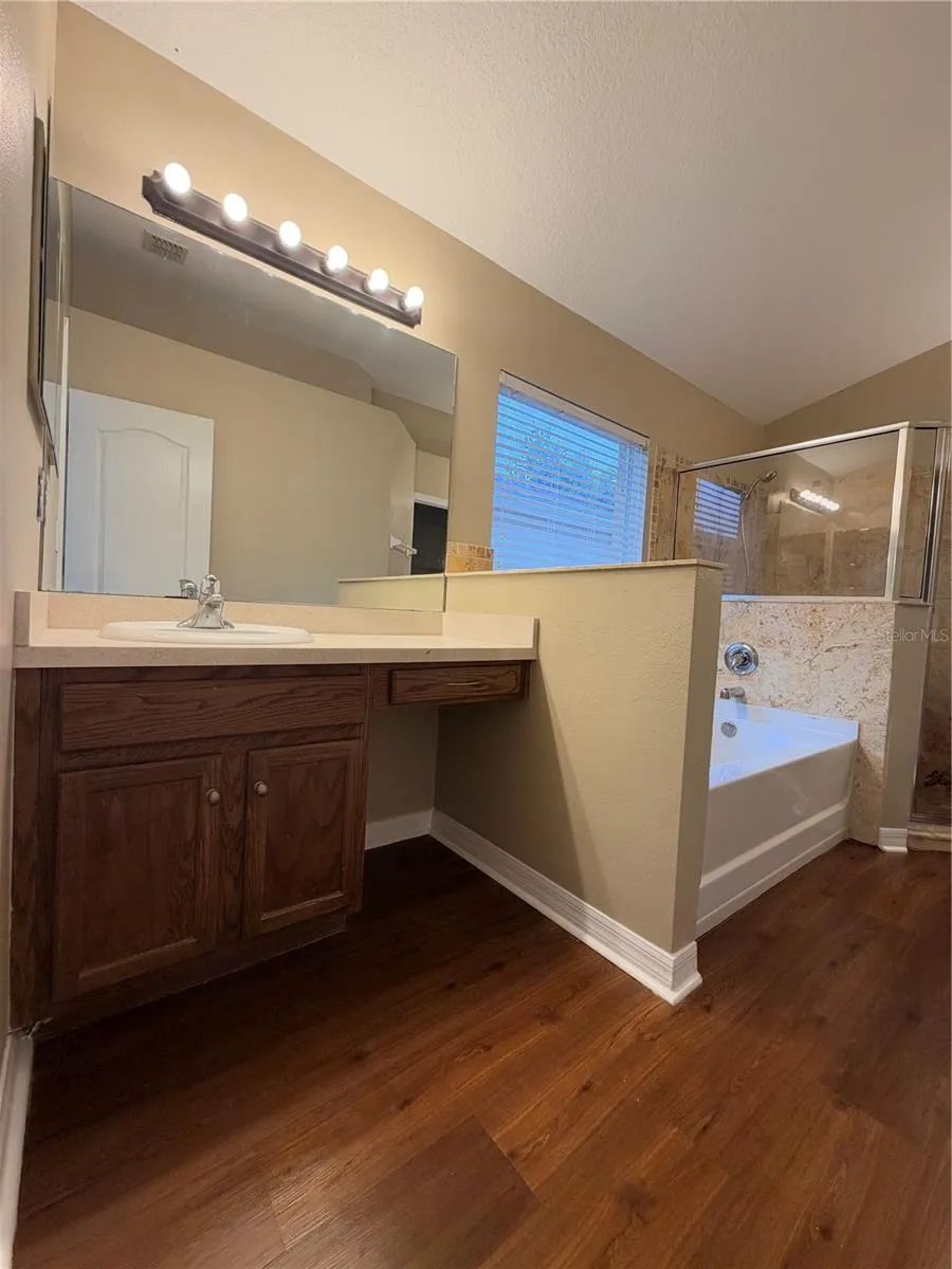 Primary En-Suite Bathroom