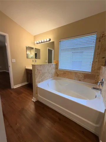 Primary En-Suite Bathroom